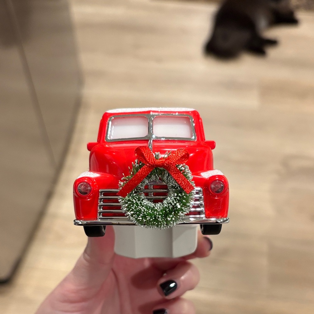 Yankee candle Christmas truck wall plug in